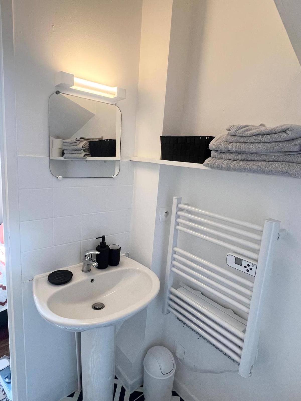 Charmant Studio A Poitiers Buitenkant foto